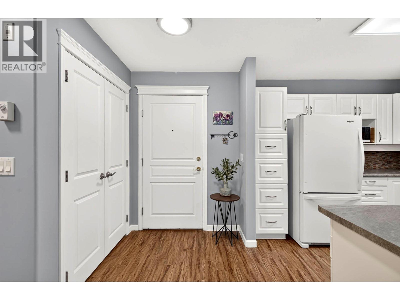 #102 510 Lorne Street - 2