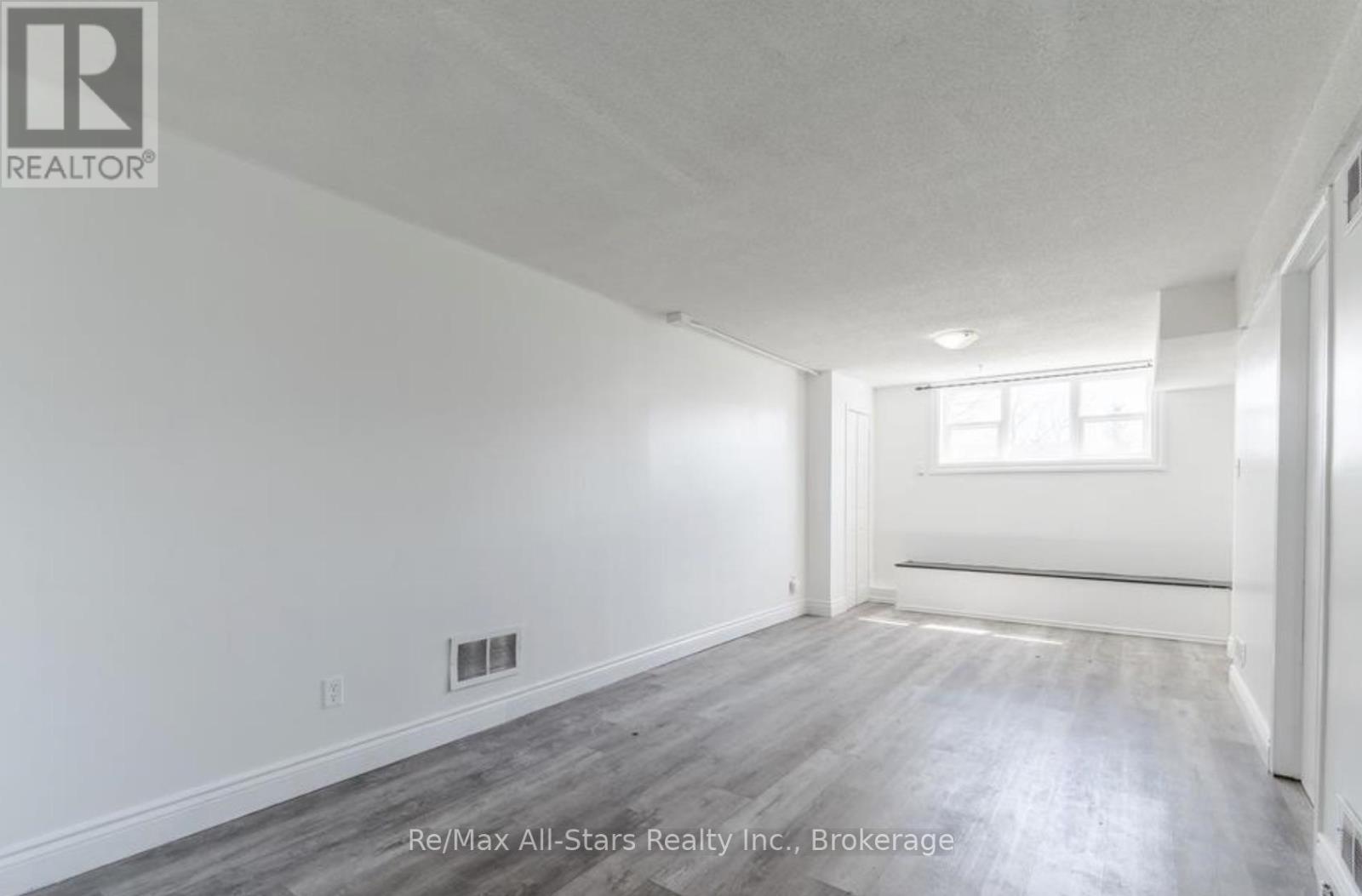 32 ST GEORGE STREET - 22