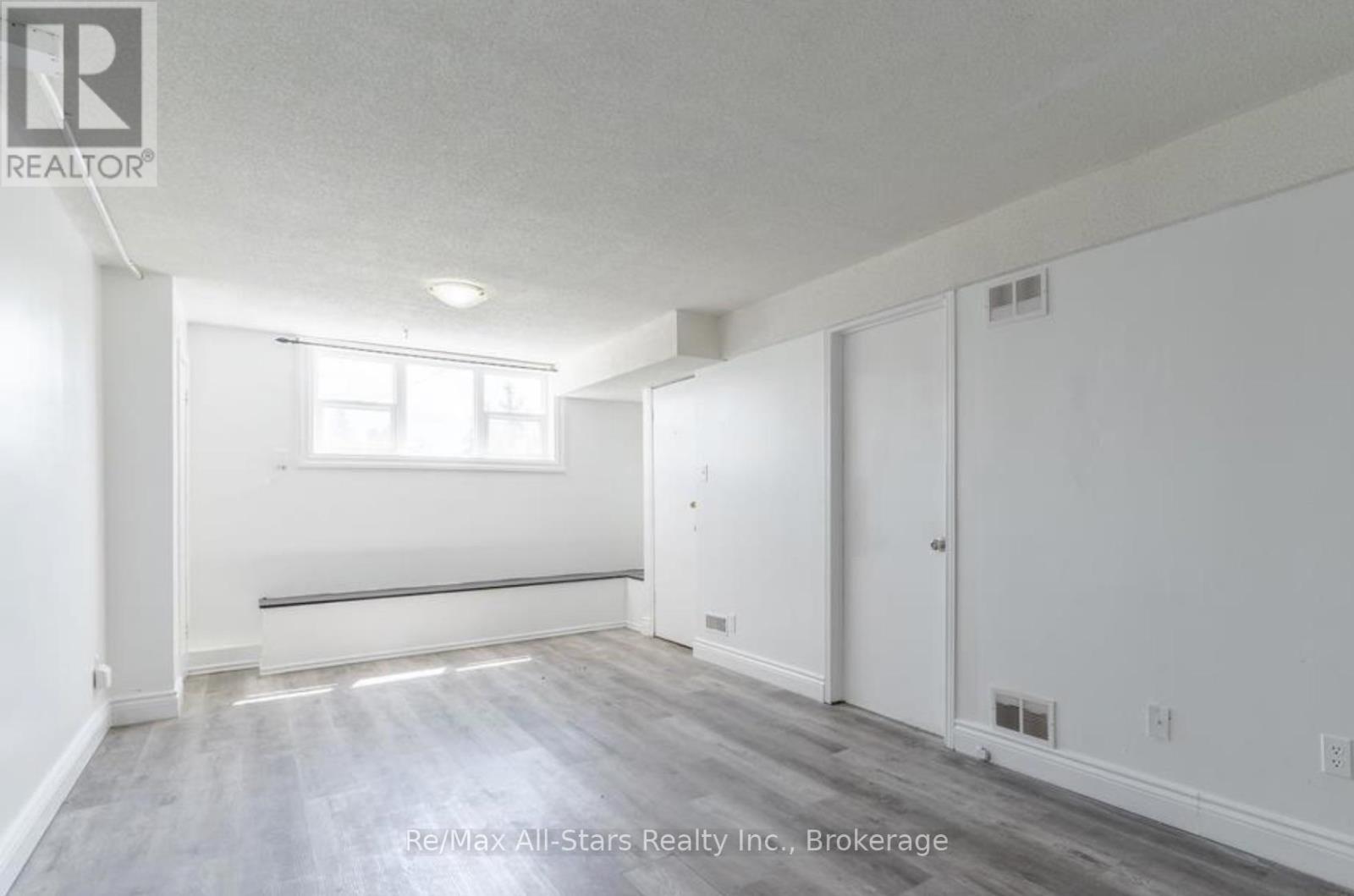 32 ST GEORGE STREET - 21