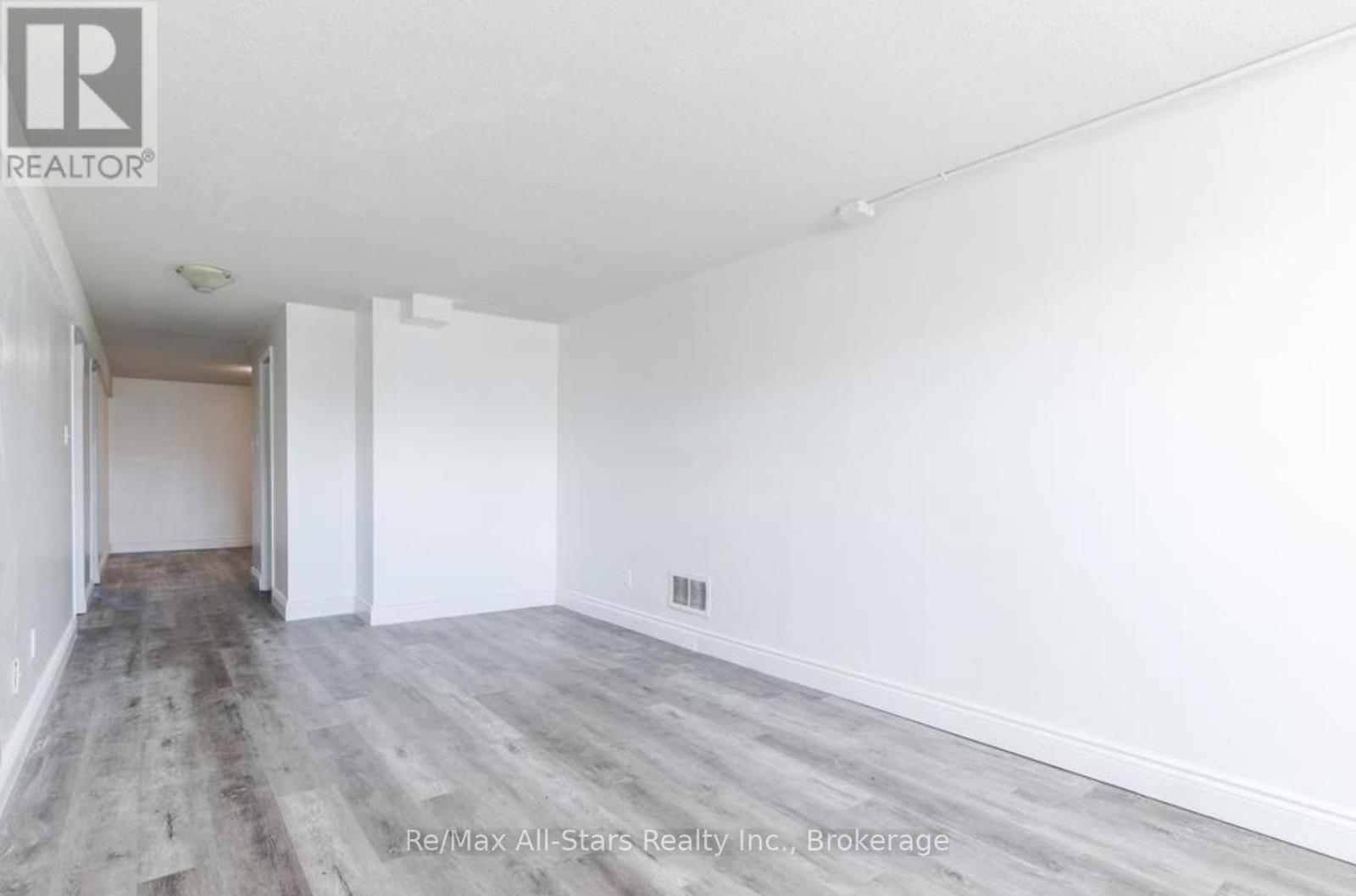 32 ST GEORGE STREET - 23