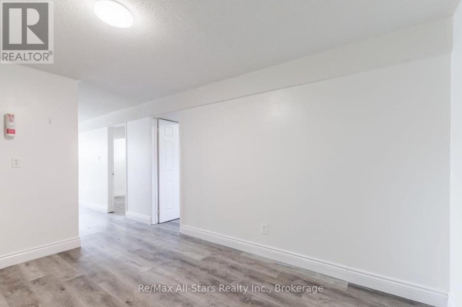 32 ST GEORGE STREET - 30