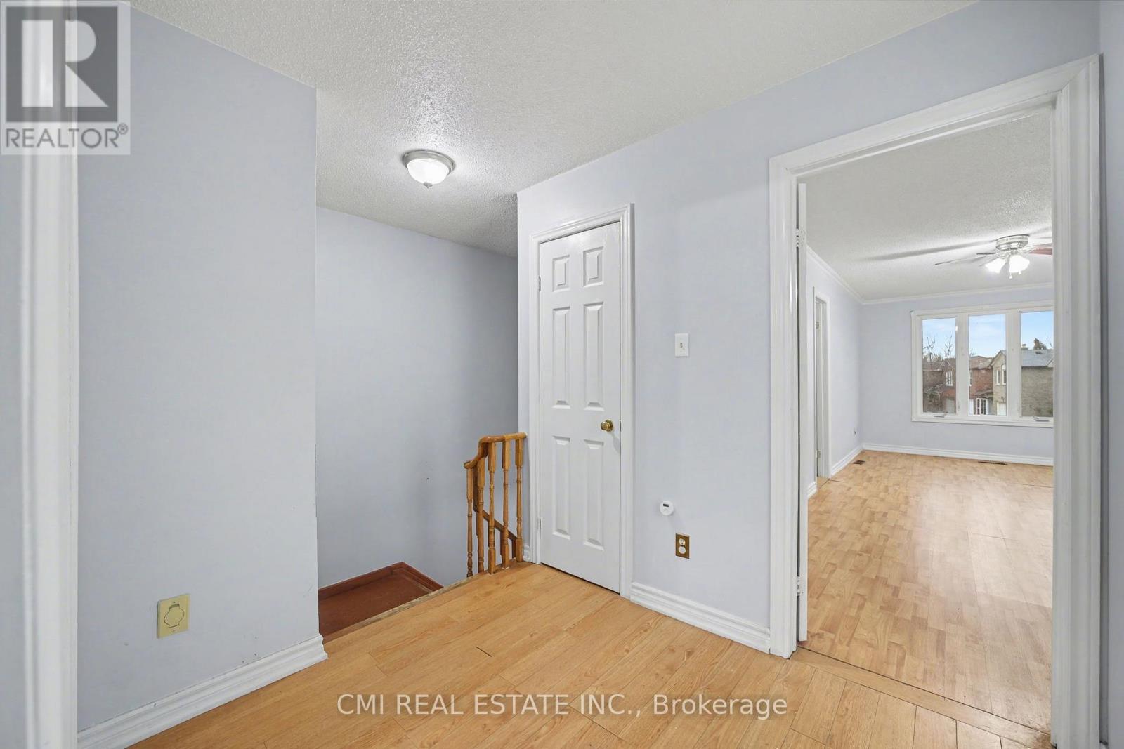 993 LUCERNE CRESCENT - 25