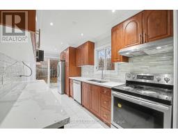 993 Lucerne Crescent, Mississauga, ON L5C3X6 Photo 11