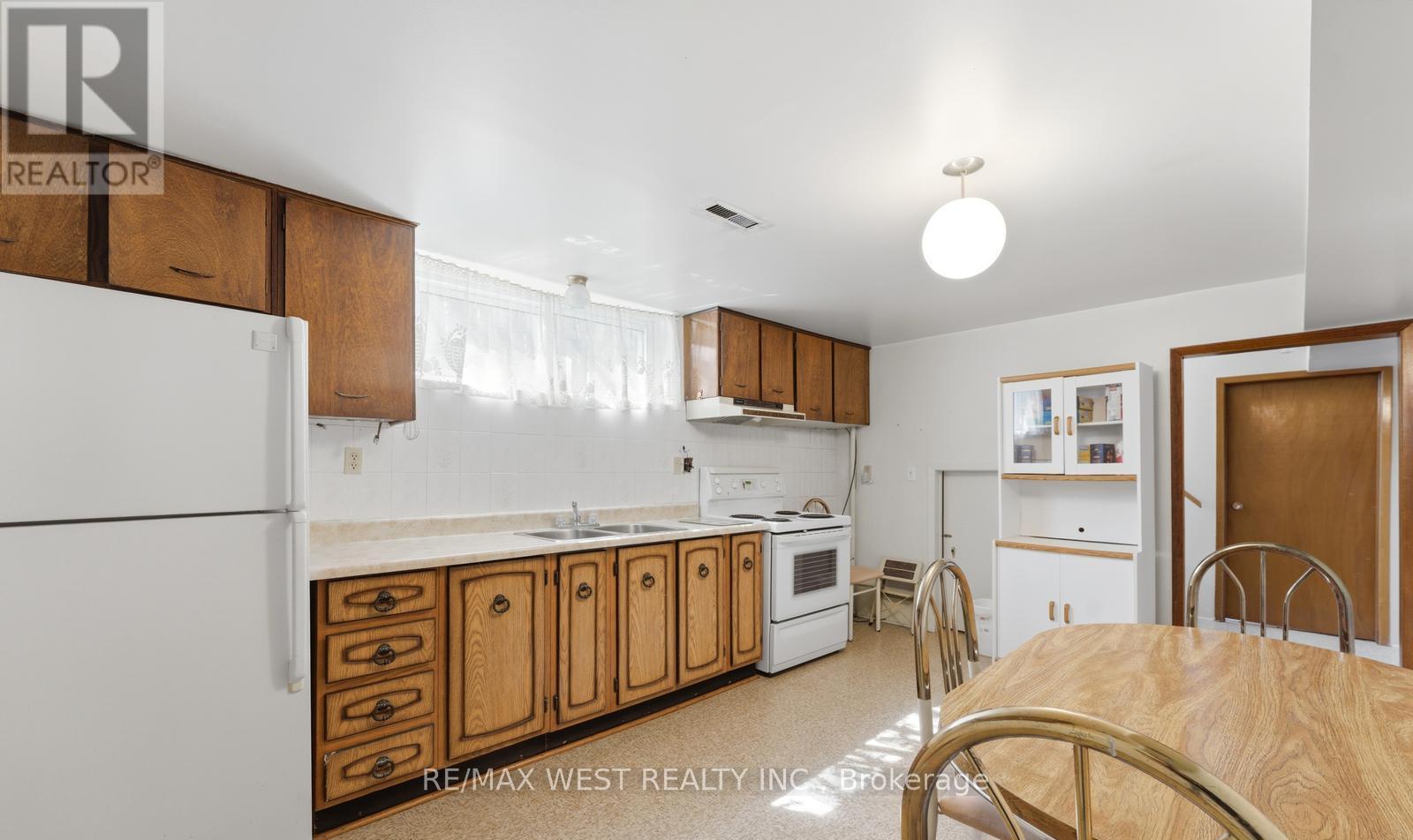 7066 MAGIC COURT - Image 24