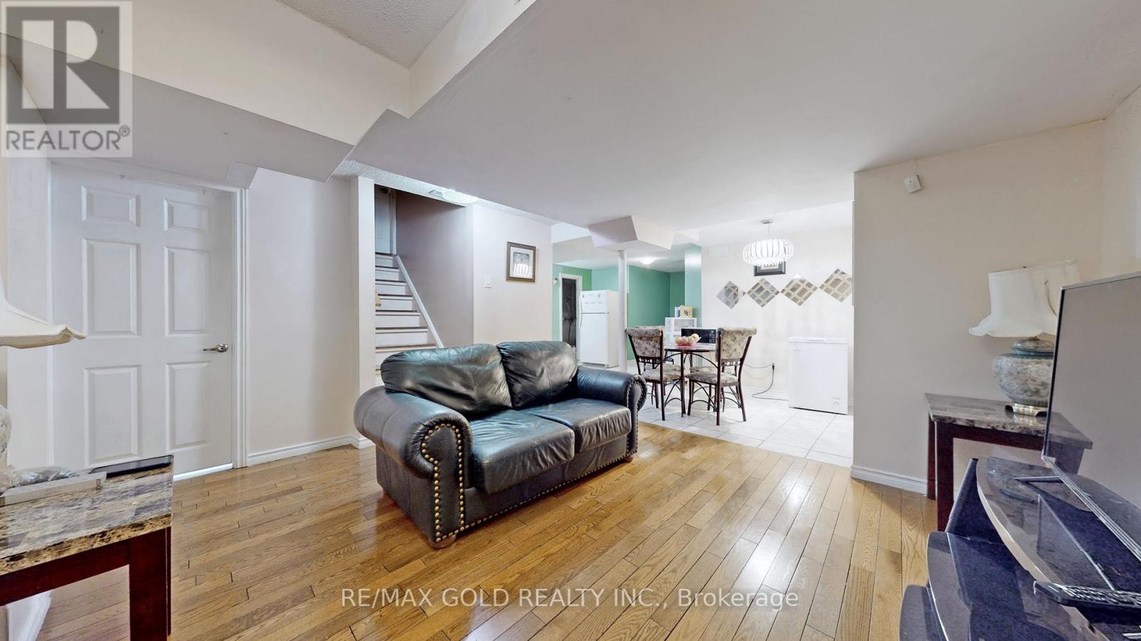 64 PRUE COURT - 25