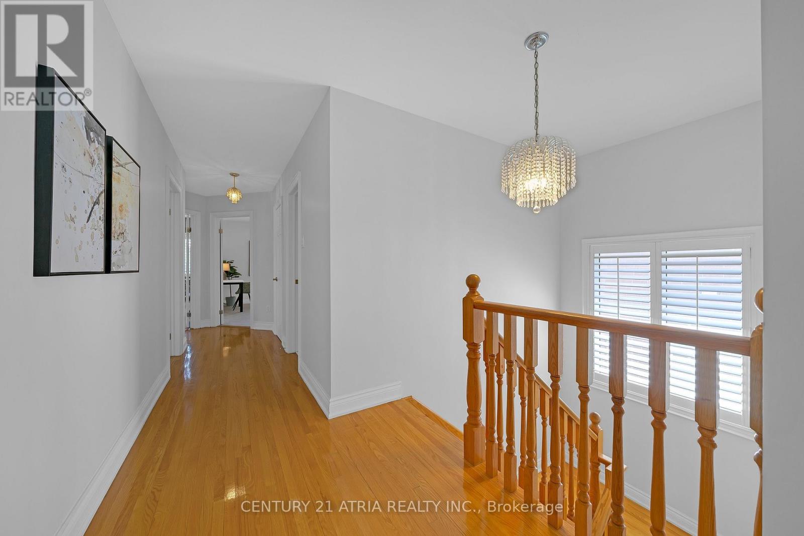 543 QUEENS DRIVE - 18