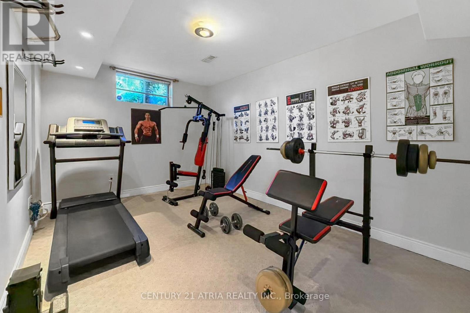 543 QUEENS DRIVE - 44