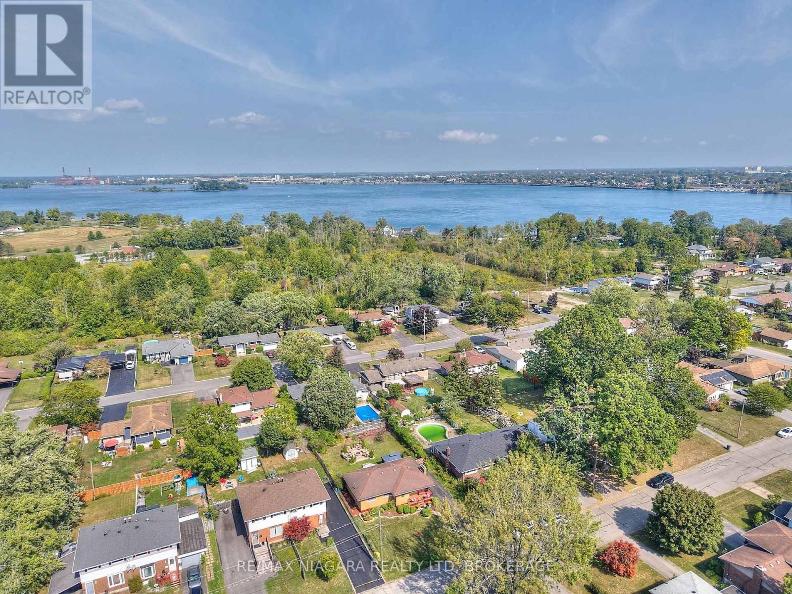 316 BOWEN ROAD - 32