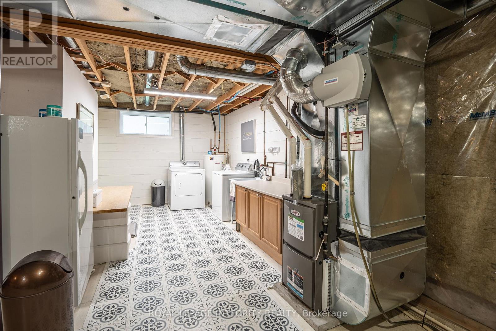 4 CHERRY AVENUE - 22