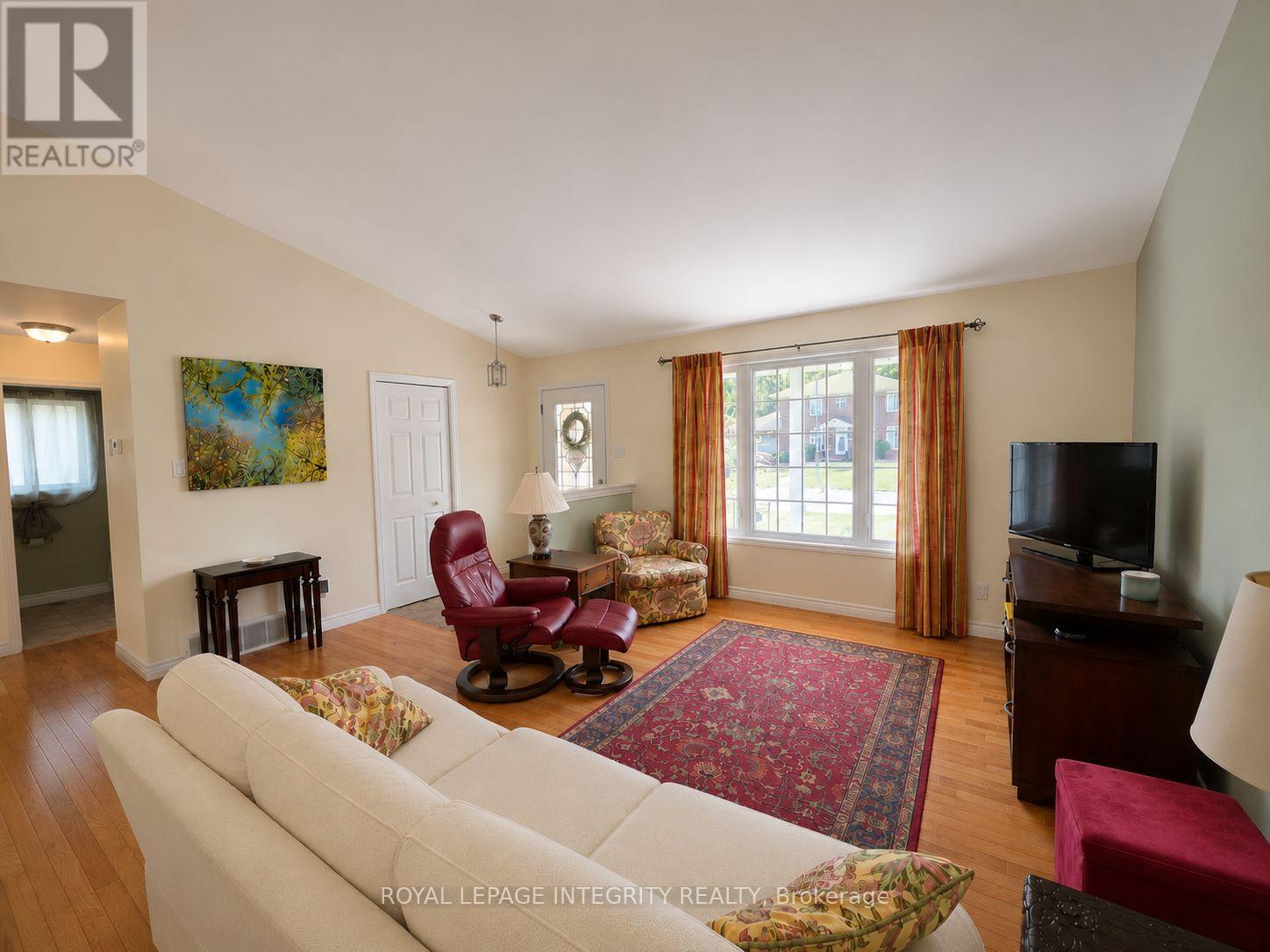 4 CHERRY AVENUE - 6