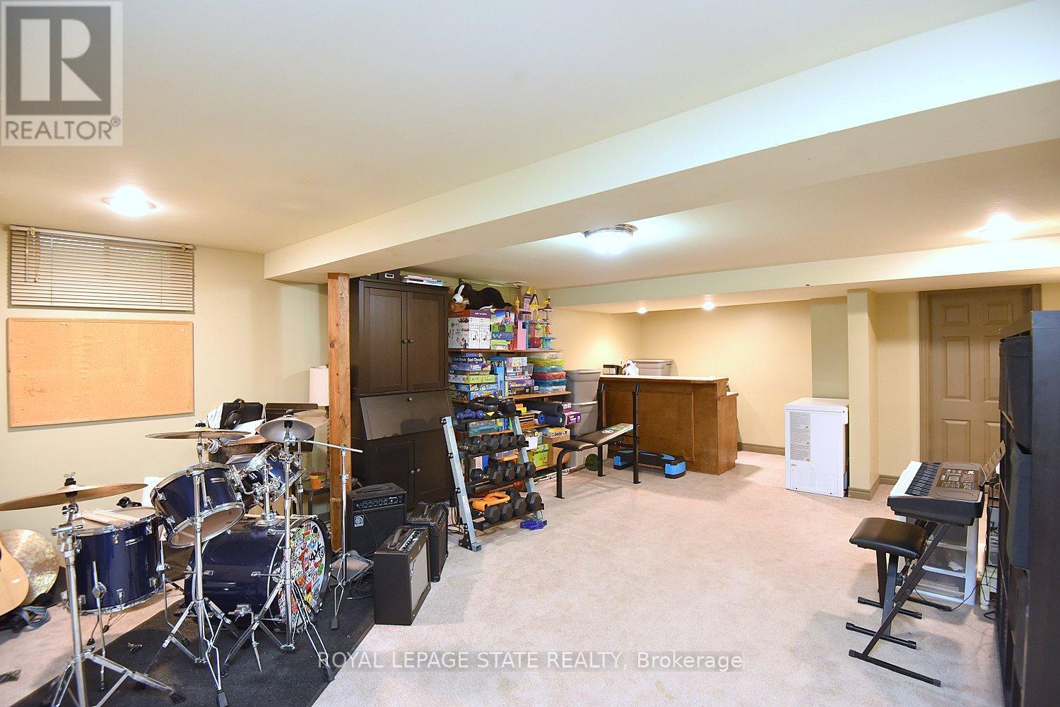 75 JOSEPHINE DRIVE - 35
