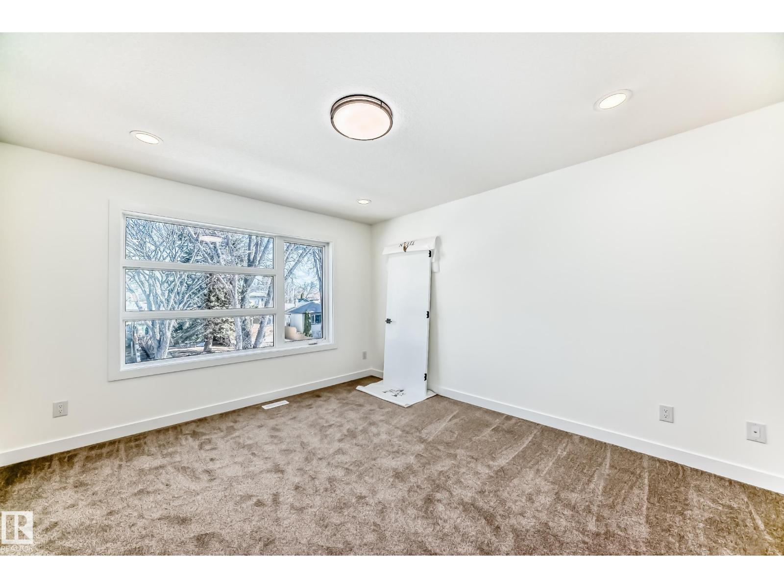 10721 70 AV NW - 26