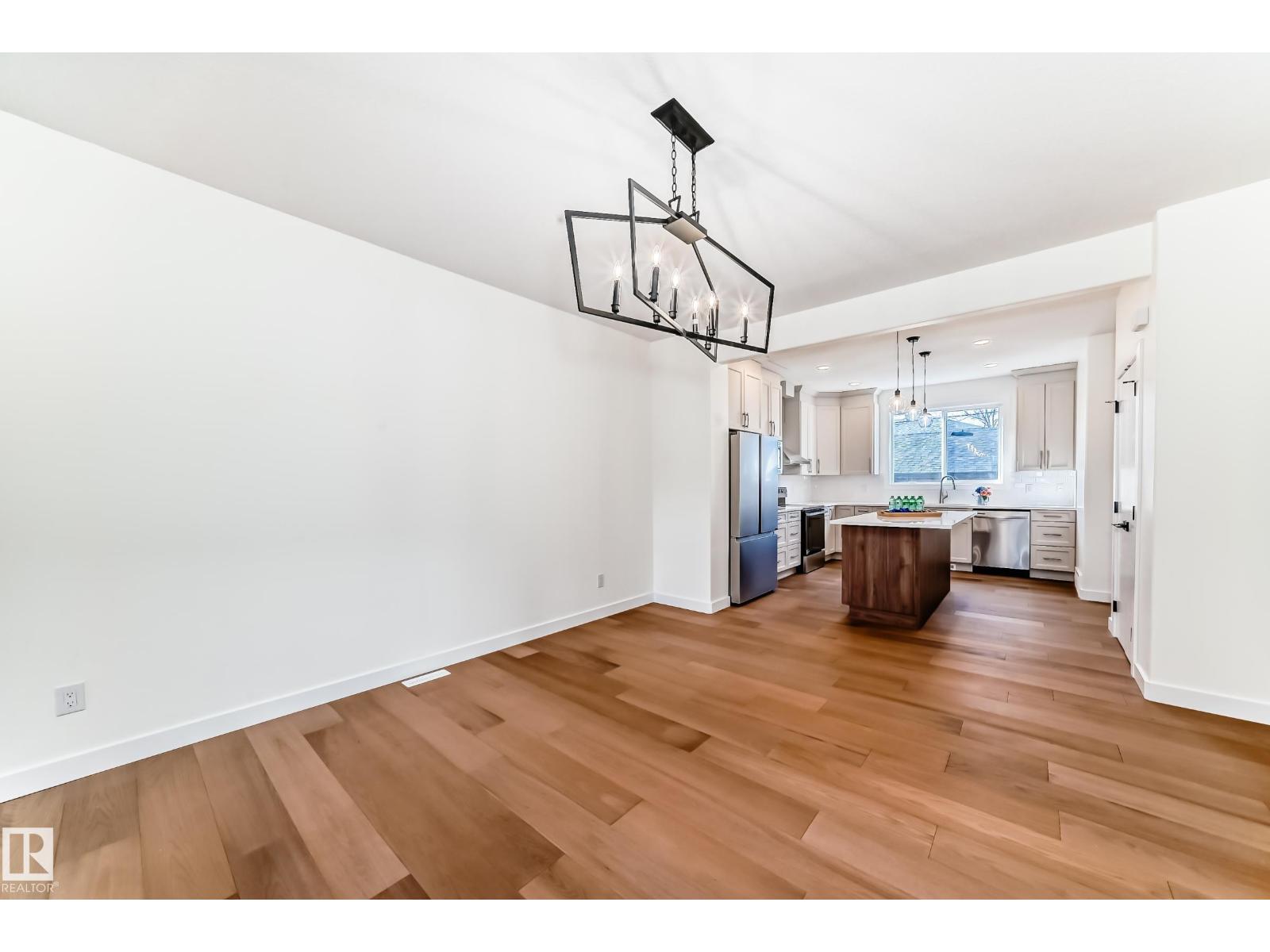 10721 70 AV NW - 11