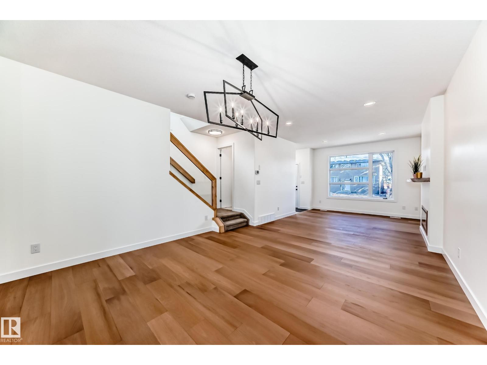 10721 70 AV NW - 12