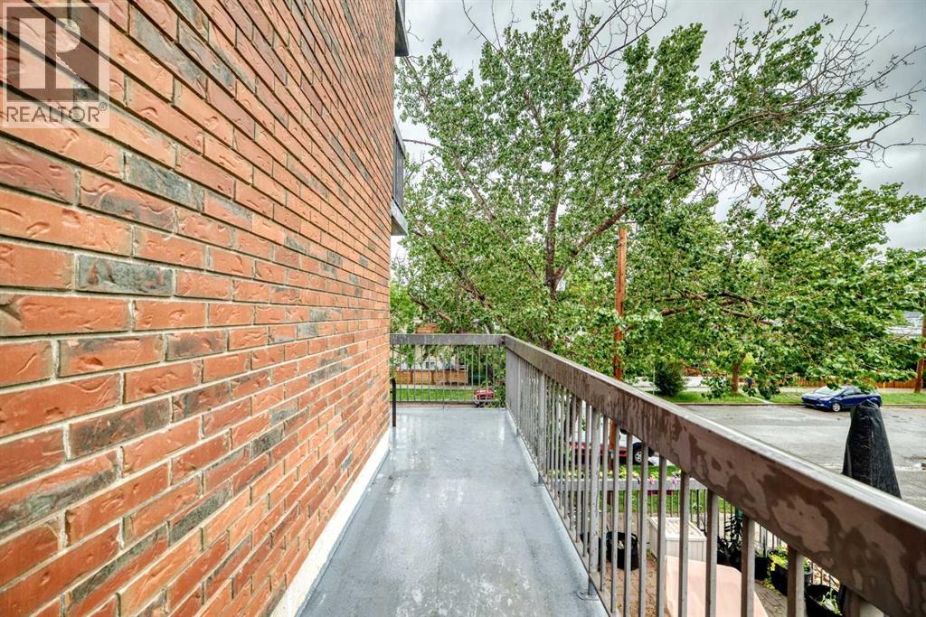 #208 659 4 Avenue NE - 27