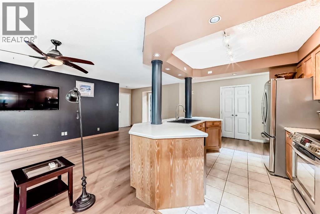#208 659 4 Avenue NE - 12