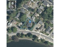 430 Gorge Rd W, Saanich, BC V9A1N1 Photo 29