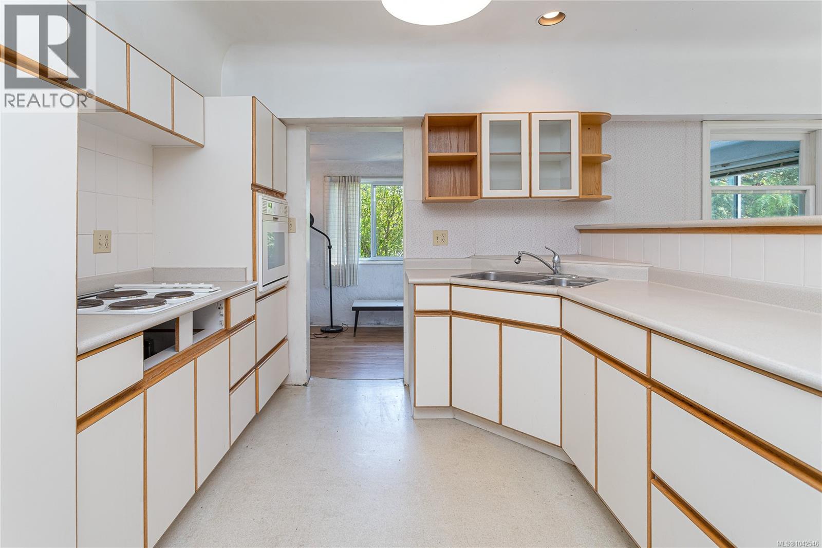 430 Gorge Rd W - 12
