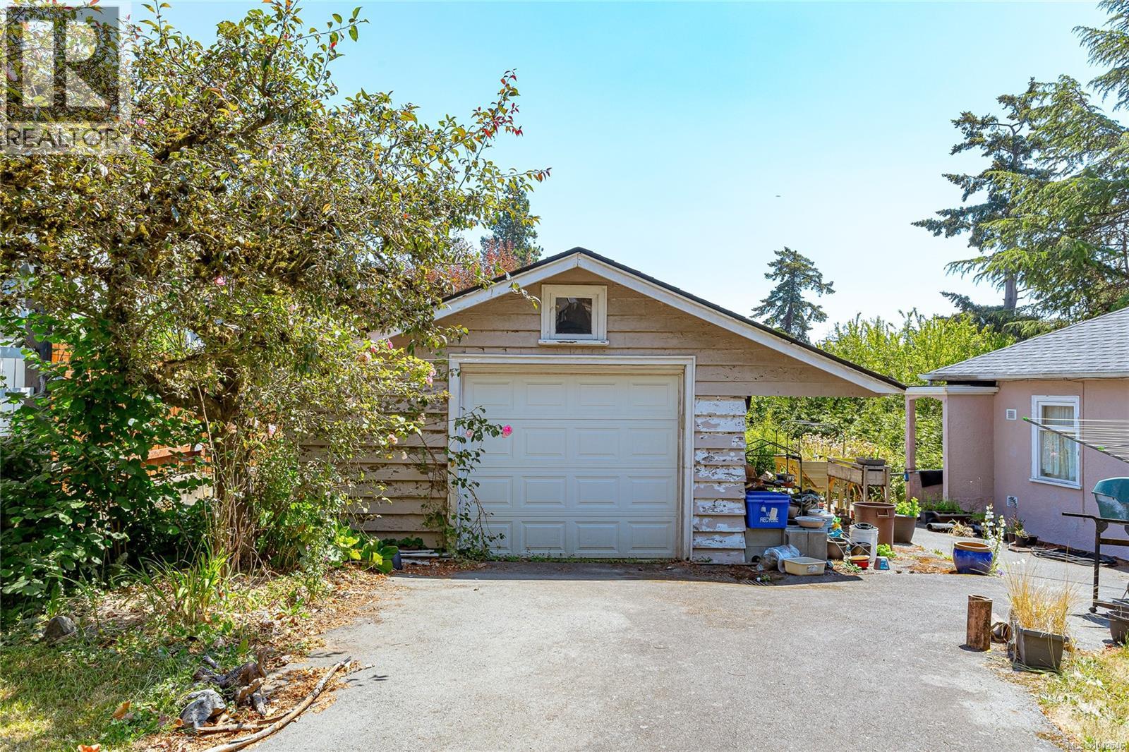 430 Gorge Rd W - 27