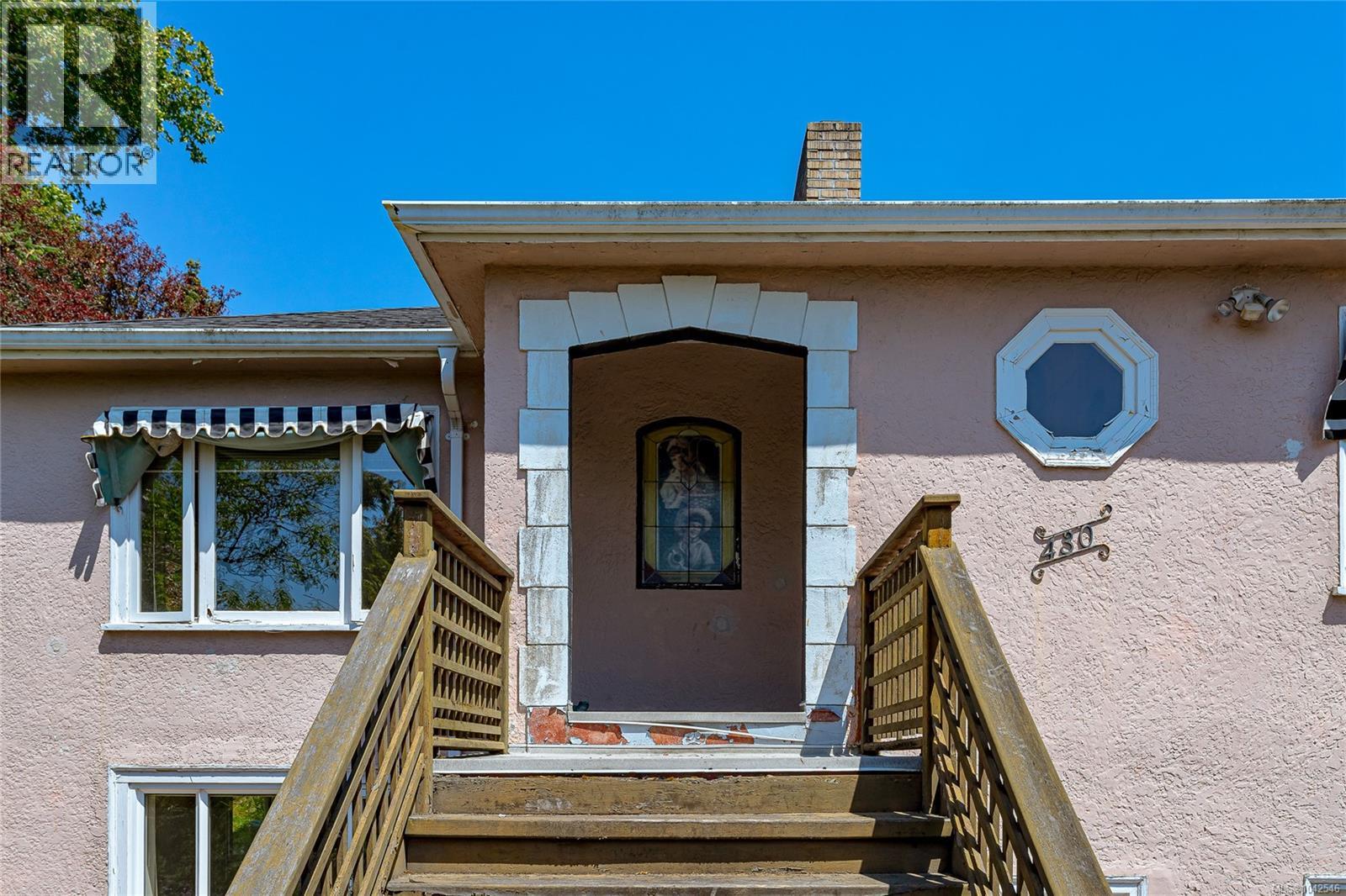 430 Gorge Rd W - 5