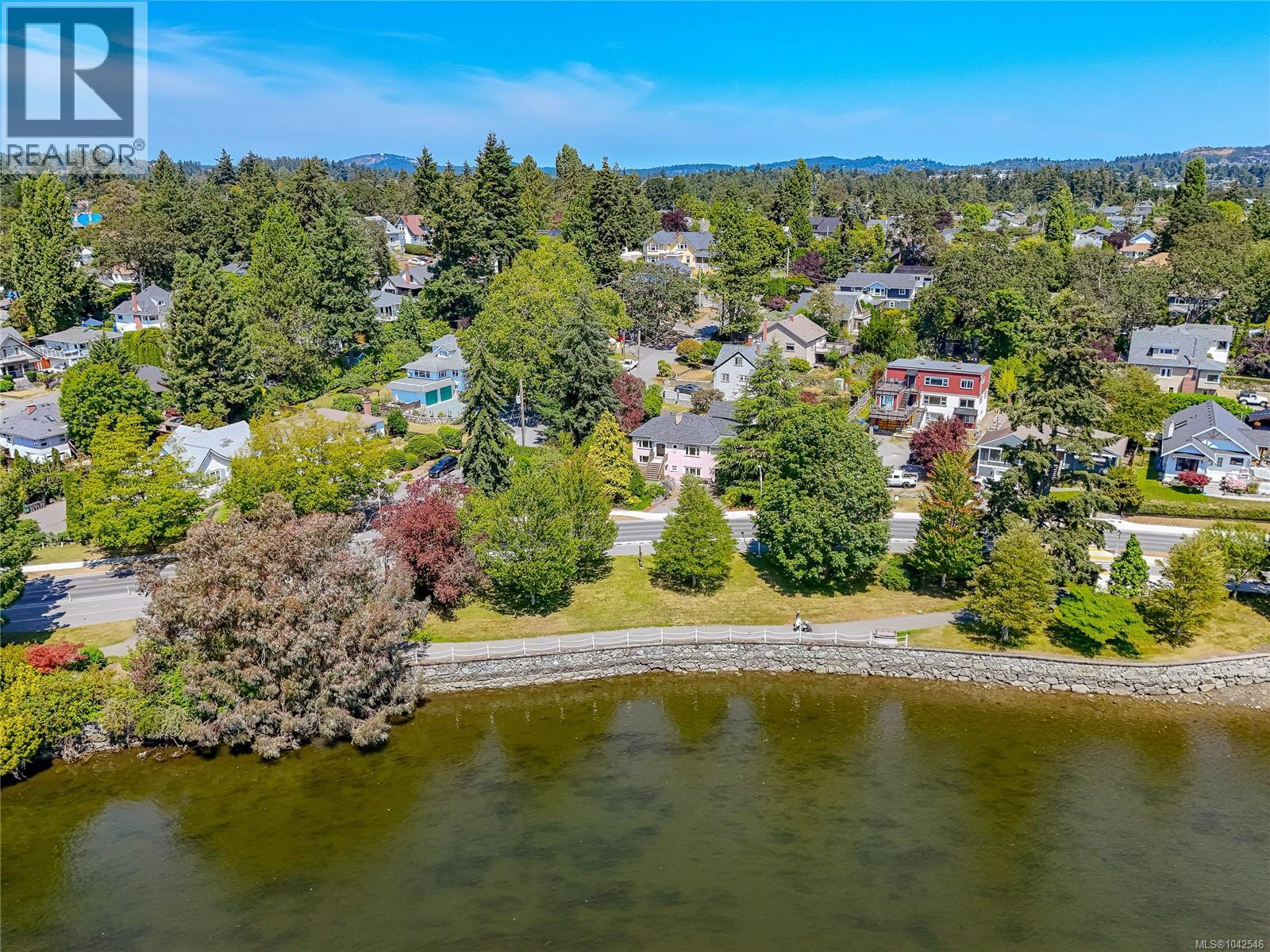 430 Gorge Rd W - 2