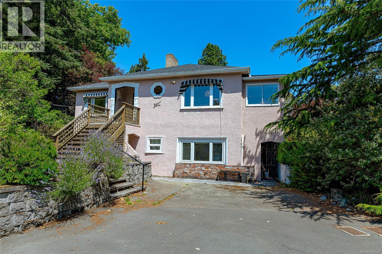 430 Gorge Rd W - 3