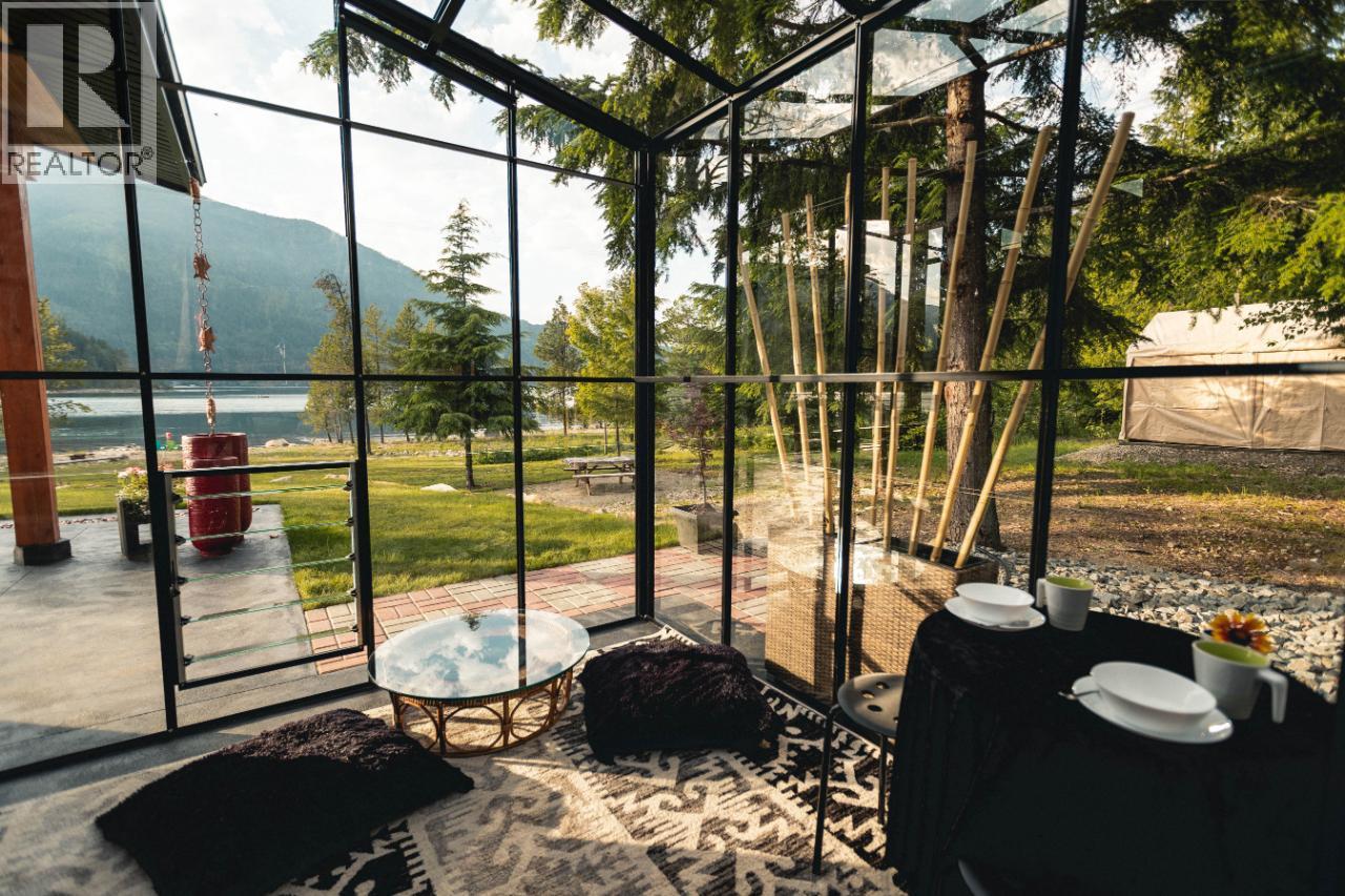179 KOOTENAY LAKE Road - 24