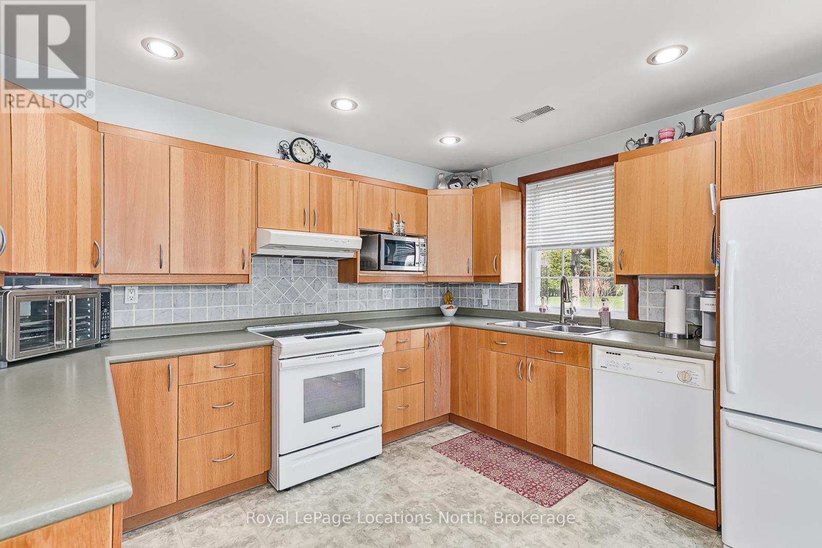 63 BROADVIEW STREET - 28