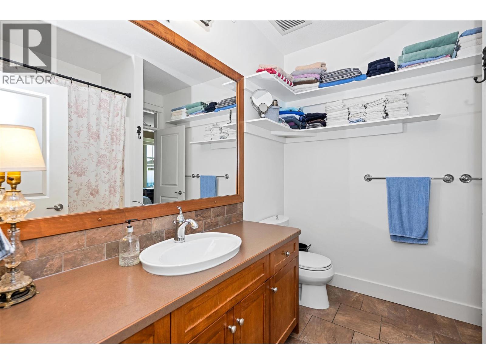 4111 Camelback Way, Vernon