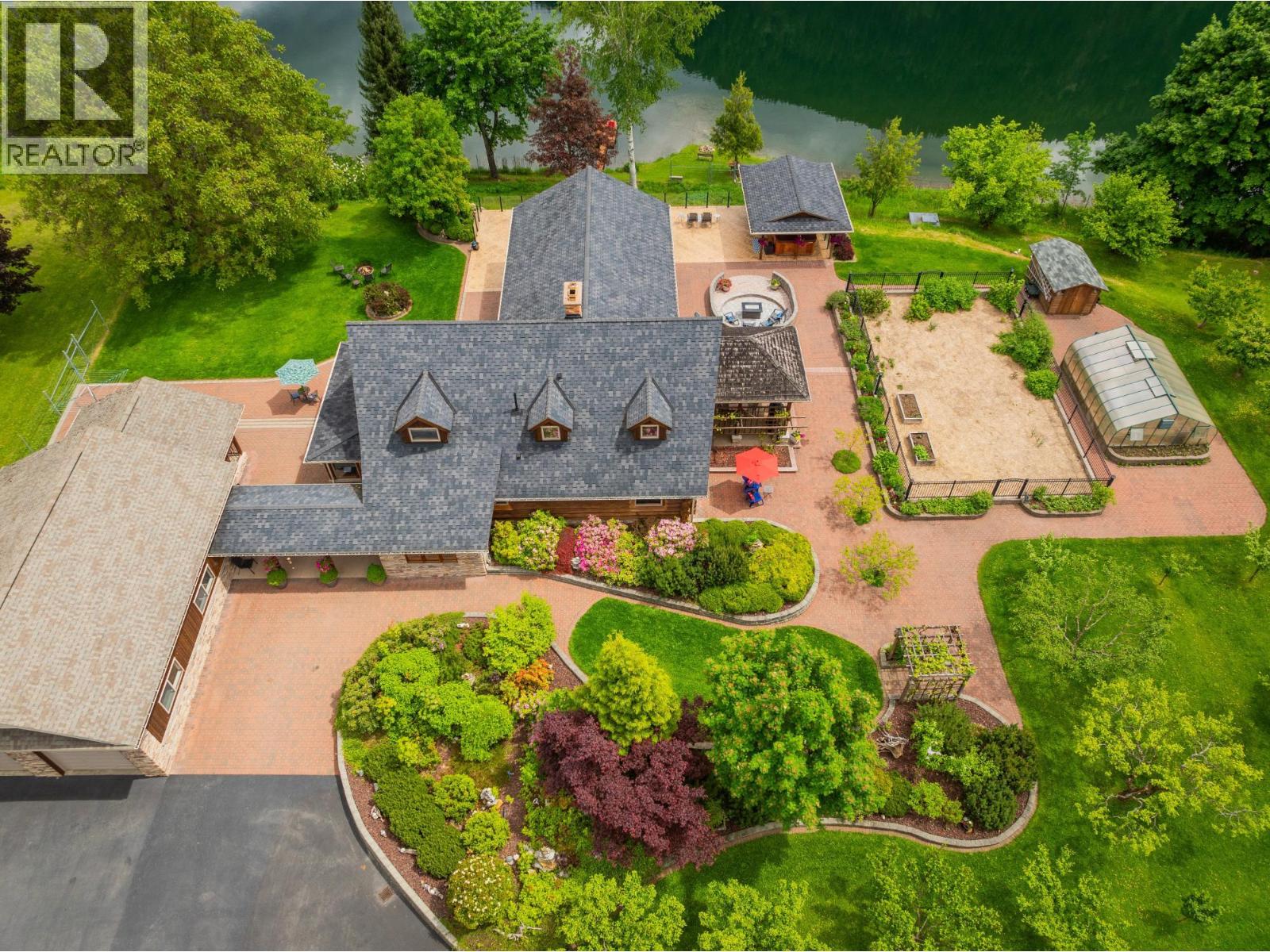 906 JAMES Road - 2