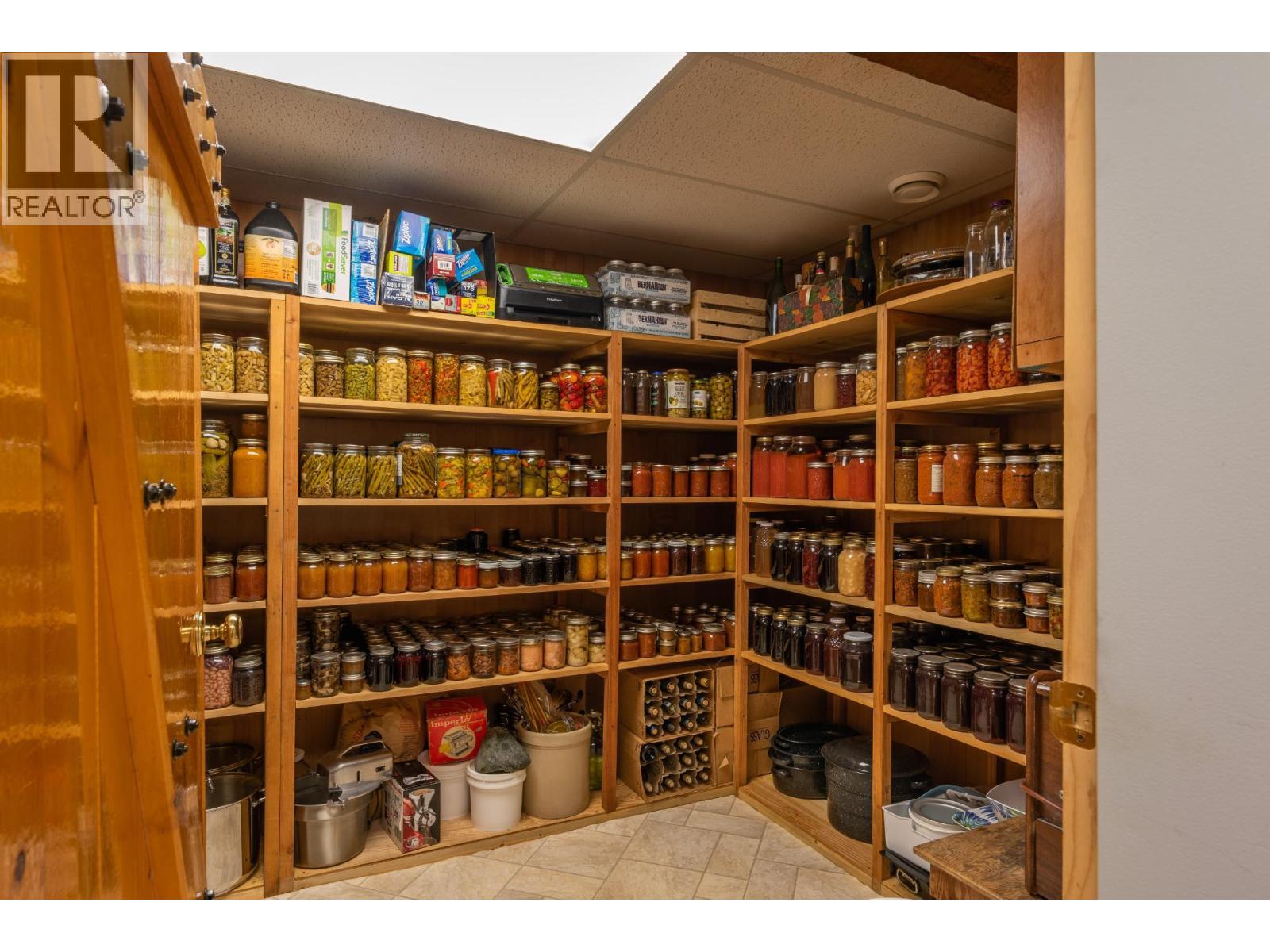 906 JAMES Road - 97