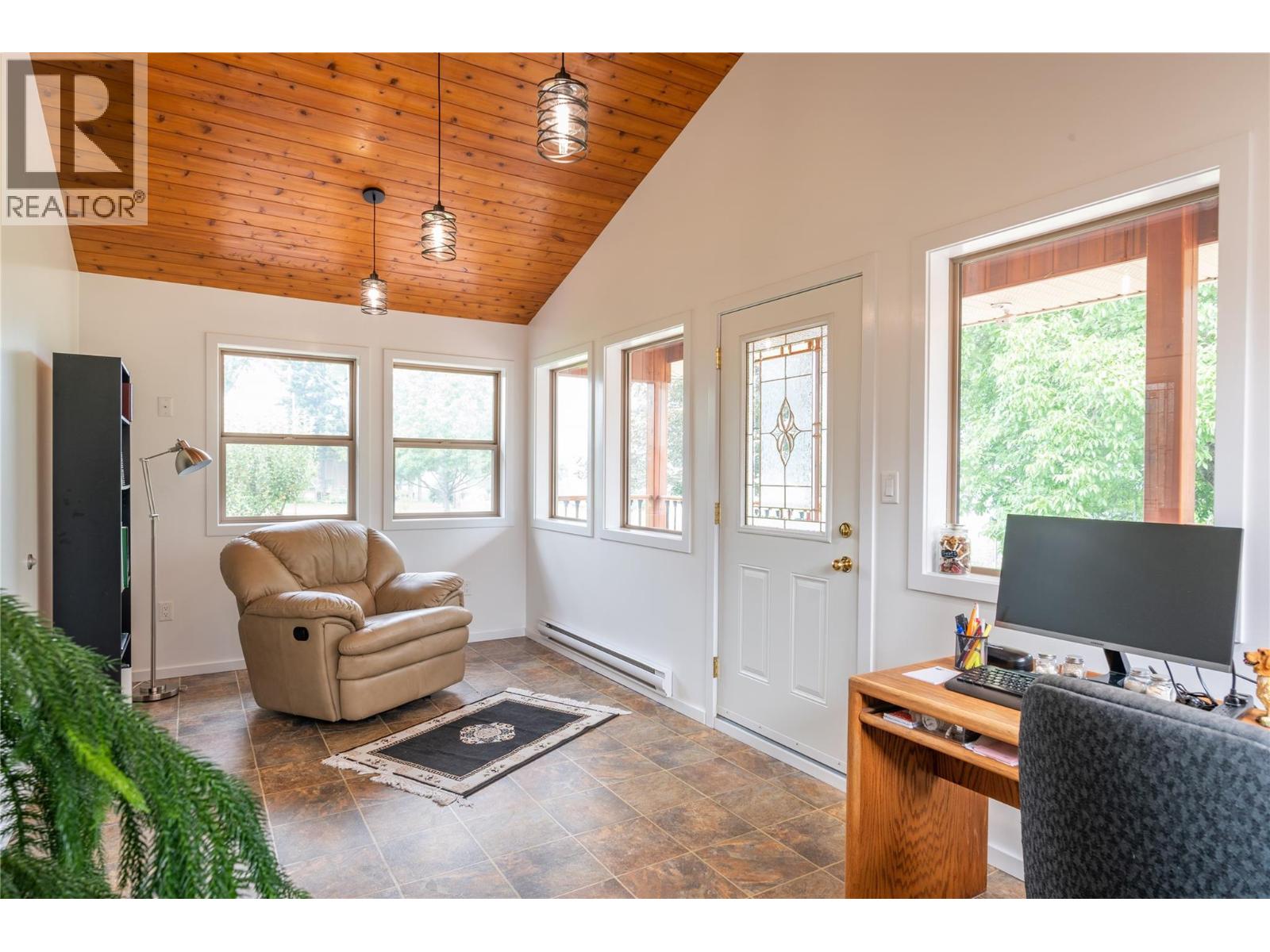 906 JAMES Road - 99