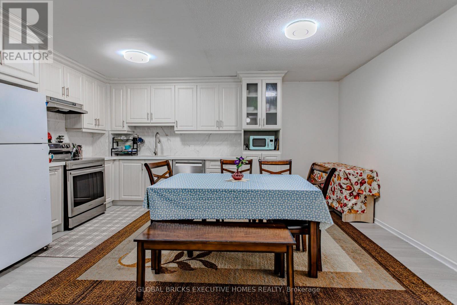 #102 1275 CORNERBROOK PLACE - 3