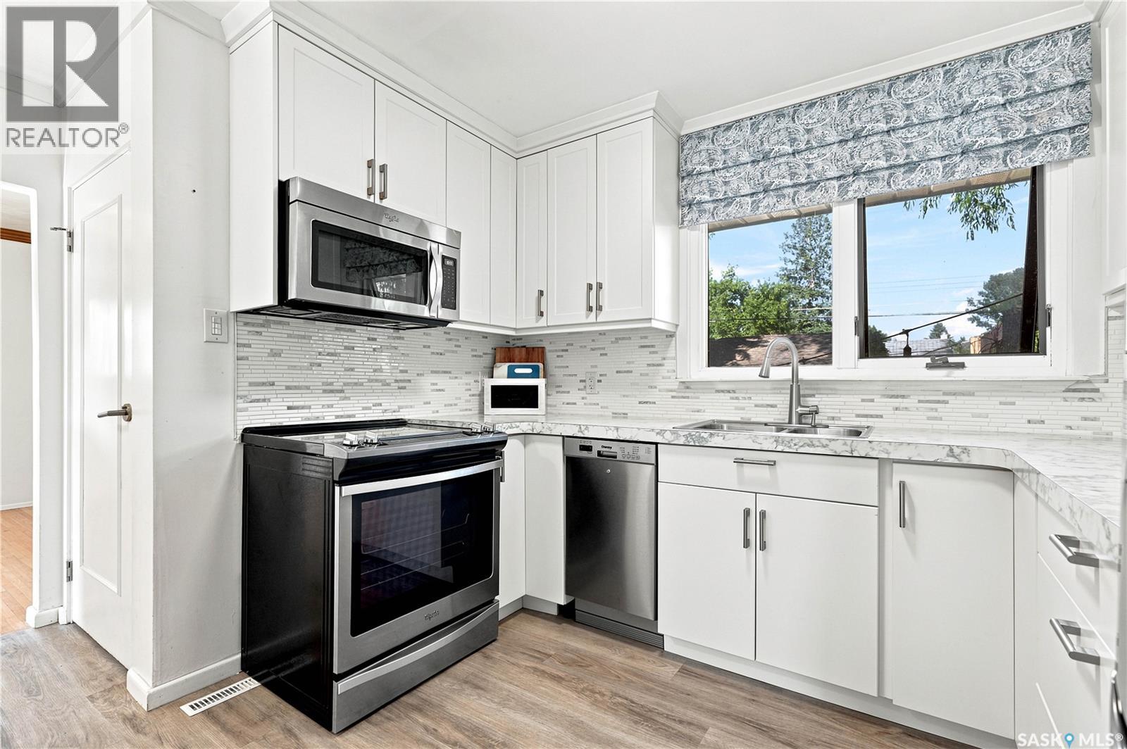 2301 Cairns AVENUE — photo 13