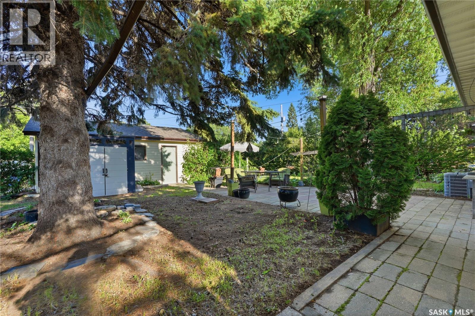2301 Cairns AVENUE — photo 42