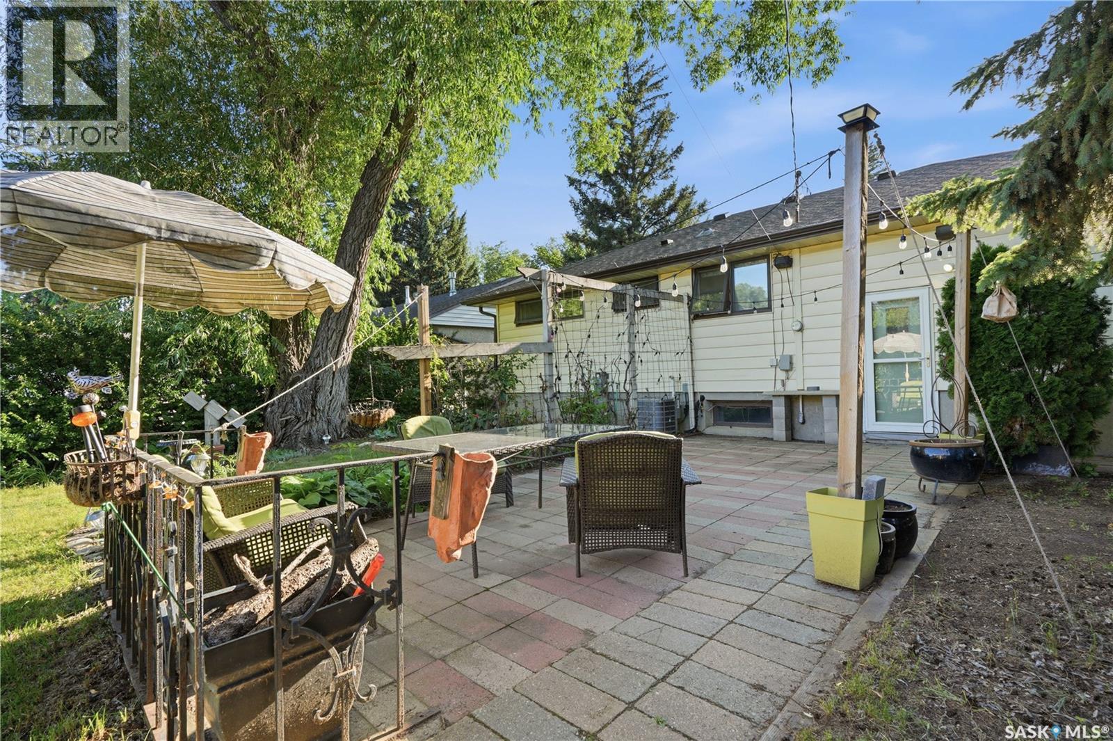 2301 Cairns AVENUE — photo 45