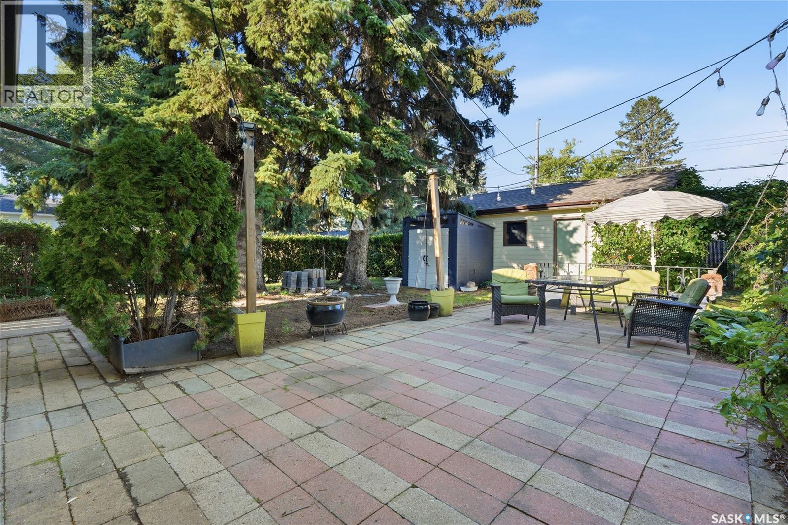 2301 Cairns AVENUE — photo 51