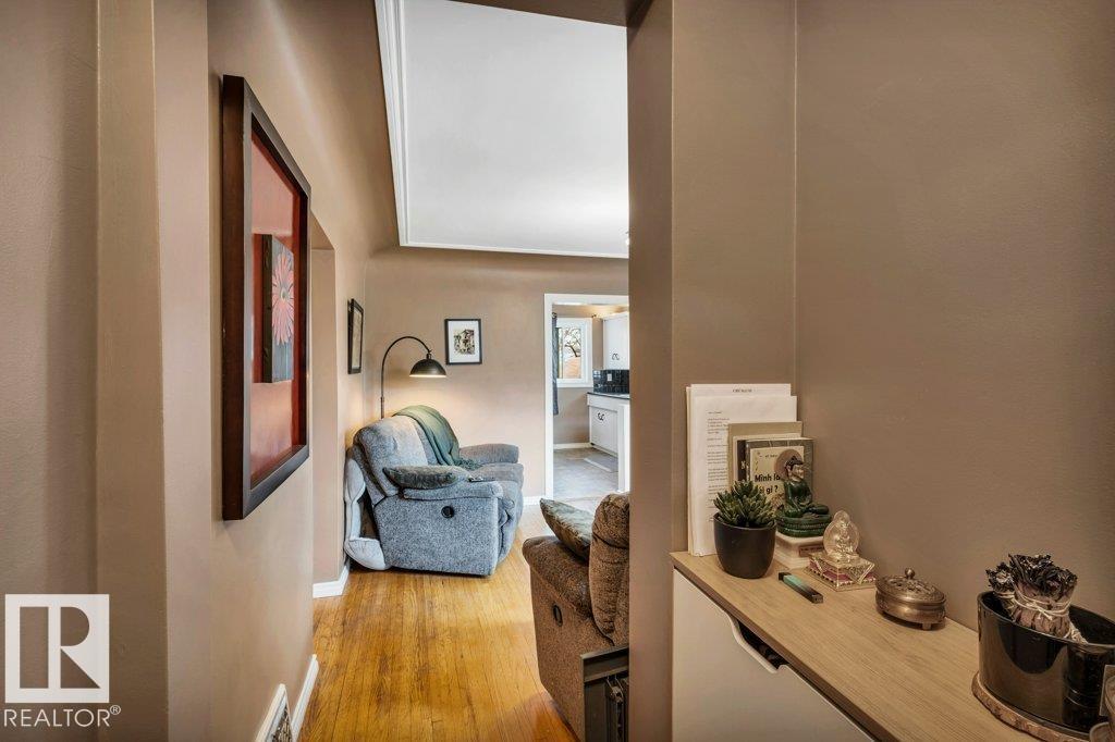 11445 68 ST NW - 6