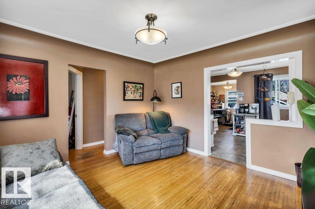 11445 68 ST NW - 11
