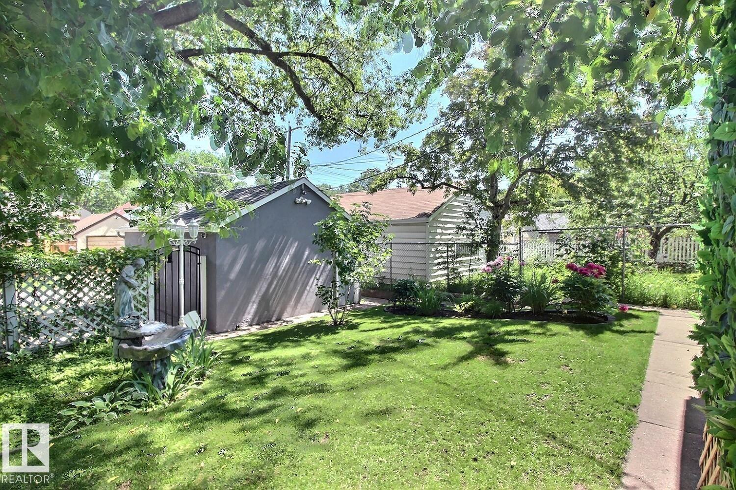 11445 68 ST NW - 35