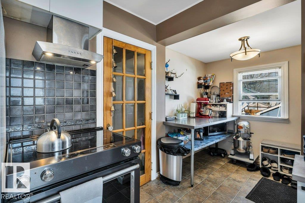 11445 68 ST NW - 16