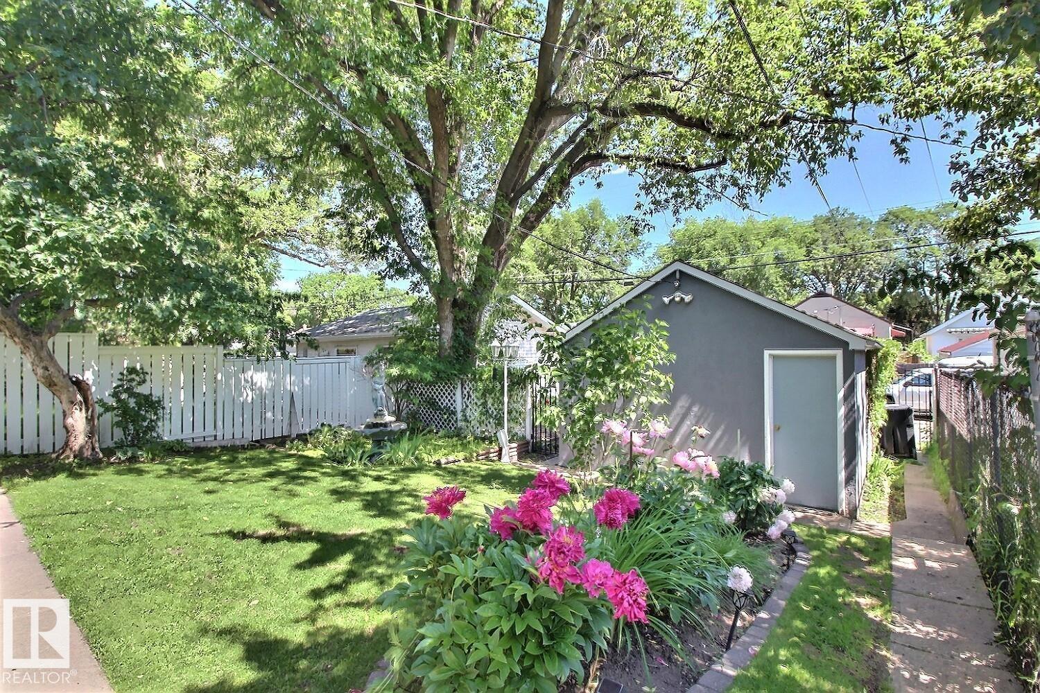 11445 68 ST NW - 31