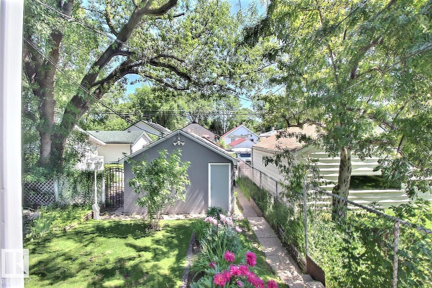 11445 68 ST NW - 30
