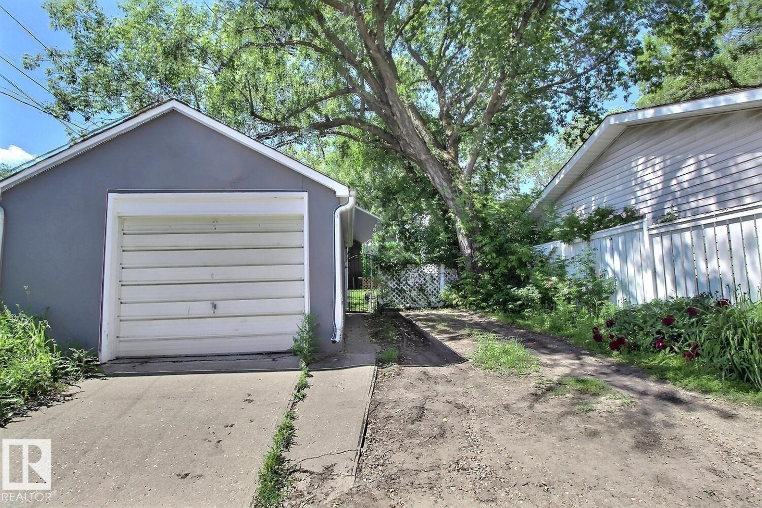 11445 68 ST NW - Image 36