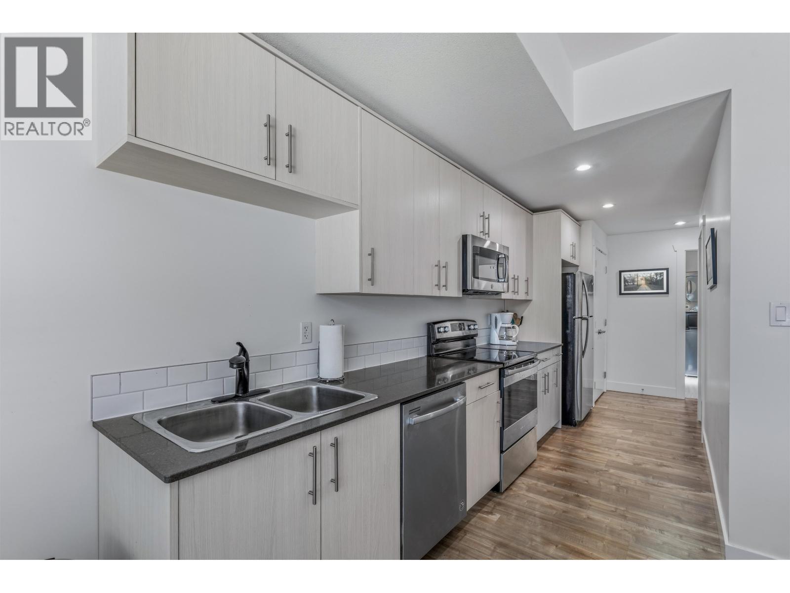 705 BURDEN STREET - 24