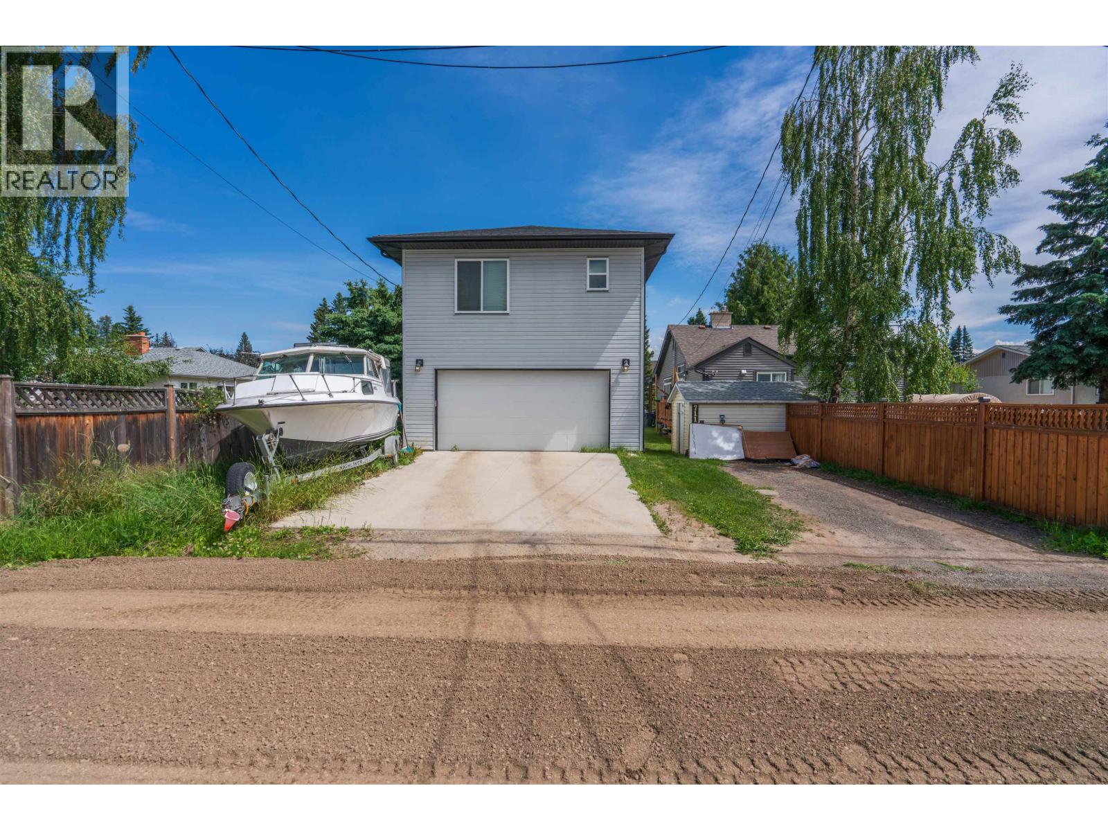 705 BURDEN STREET - 8