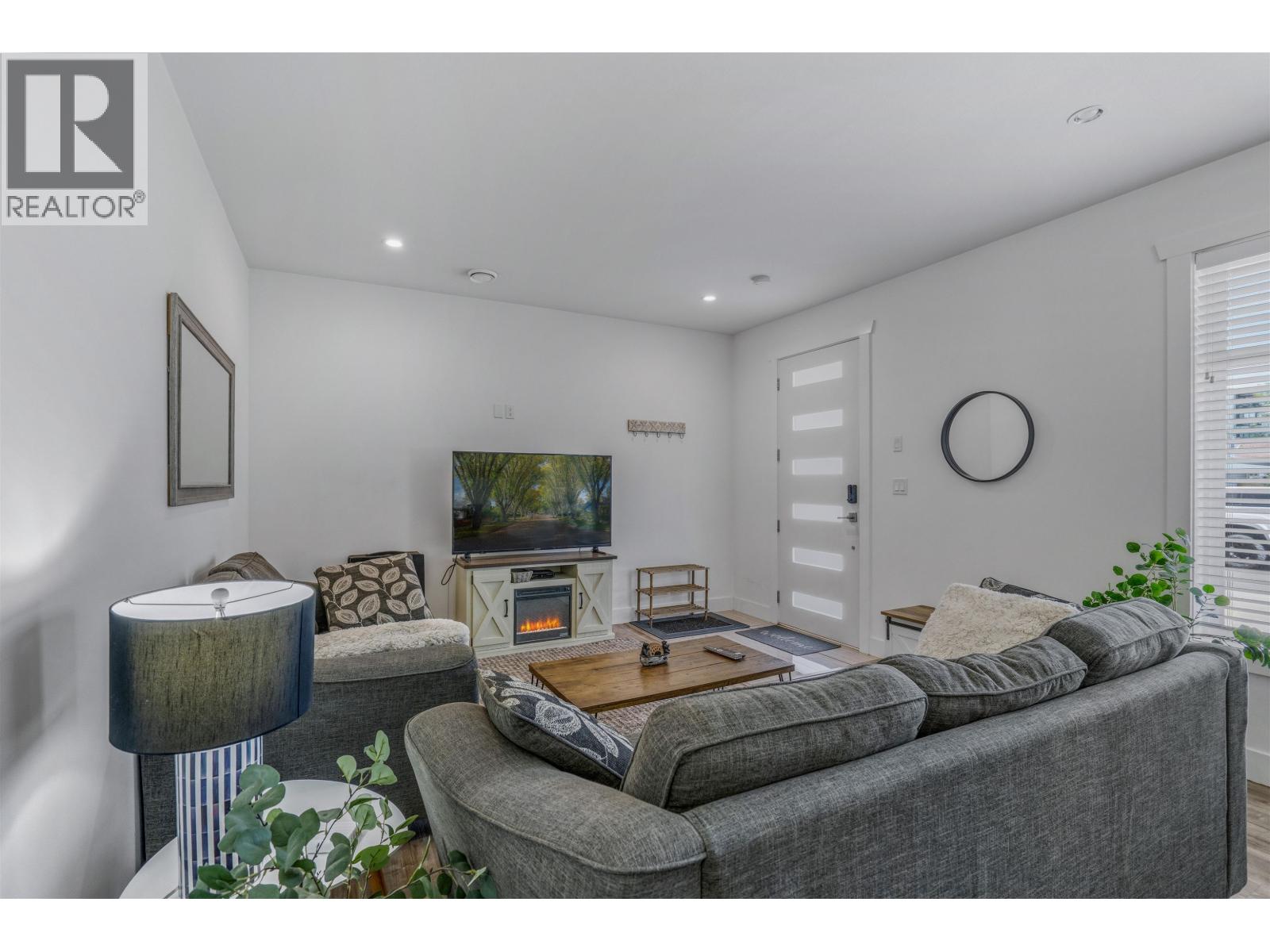 705 BURDEN STREET - 23
