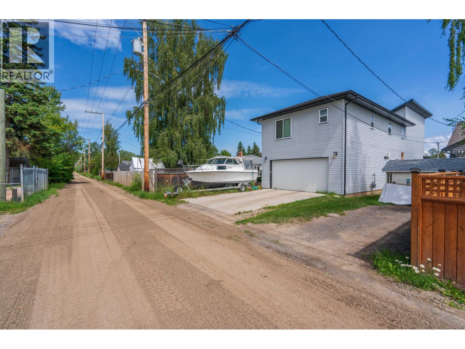 705 BURDEN STREET - 6