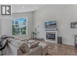 705 Burden Street, Prince George, BC V2M2H6 Photo 12