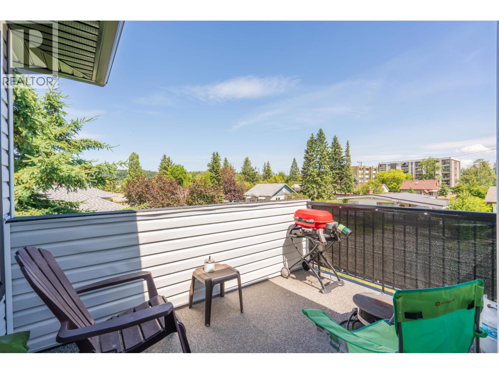 705 BURDEN STREET - 13